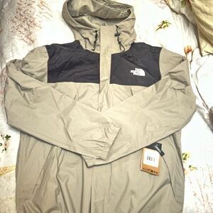 The North Face Men's Beige and Black Raincoat